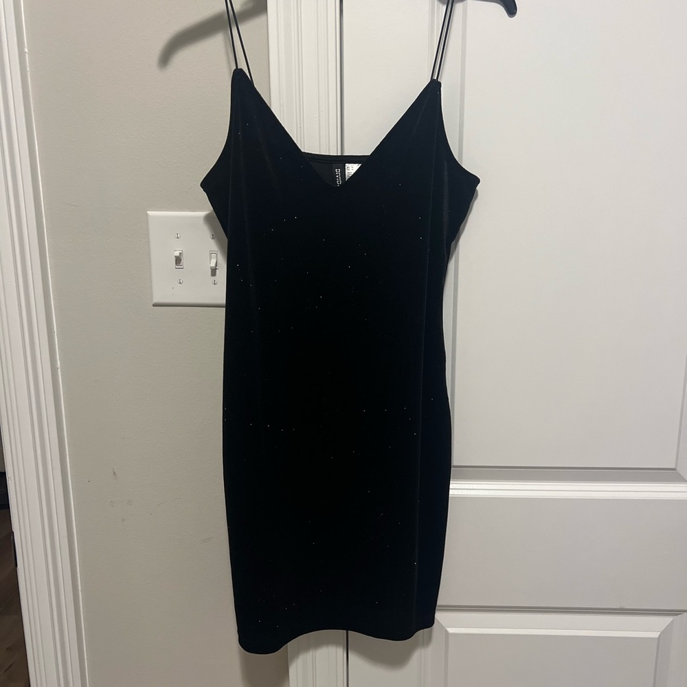 H&M Black and White Sheath Mini Dress Spaghetti Strap